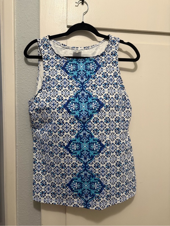 Lands' End Other - NWT Lands End medallion swim top with shelf bra and UPF 50